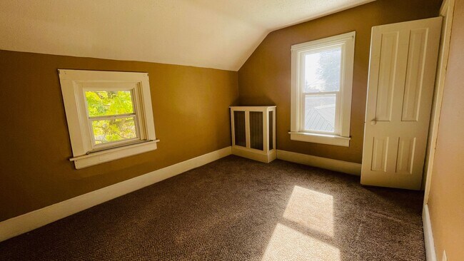 Foto del edificio - Hamlin-312 8th Ave SE