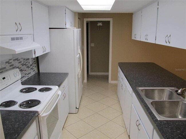 Building Photo - 11275 90th Terrace