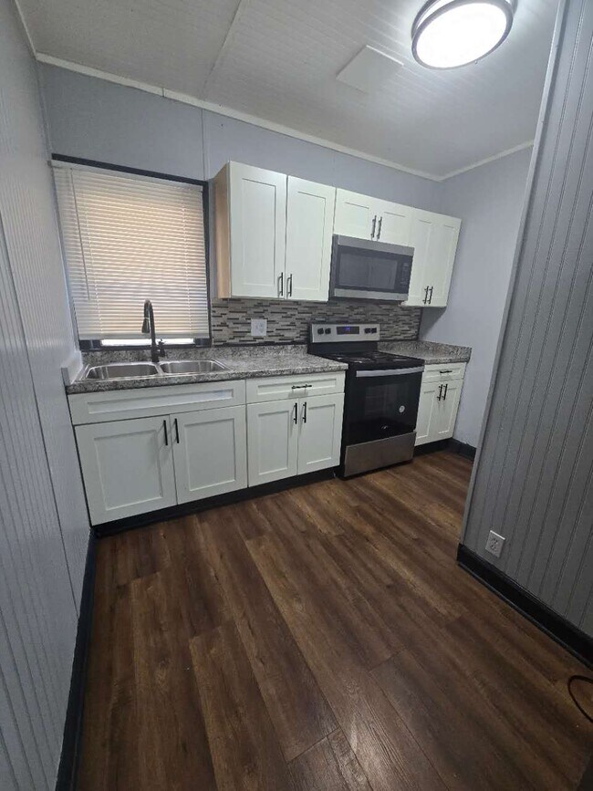 Foto del edificio - 2621 Askew Ave