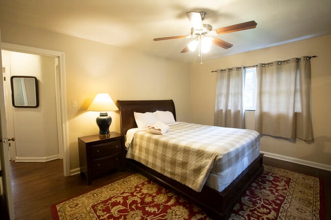 M-Bed - 141 N. Rose Blvd