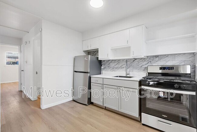 Foto del edificio - 3321 W Milton Ave
