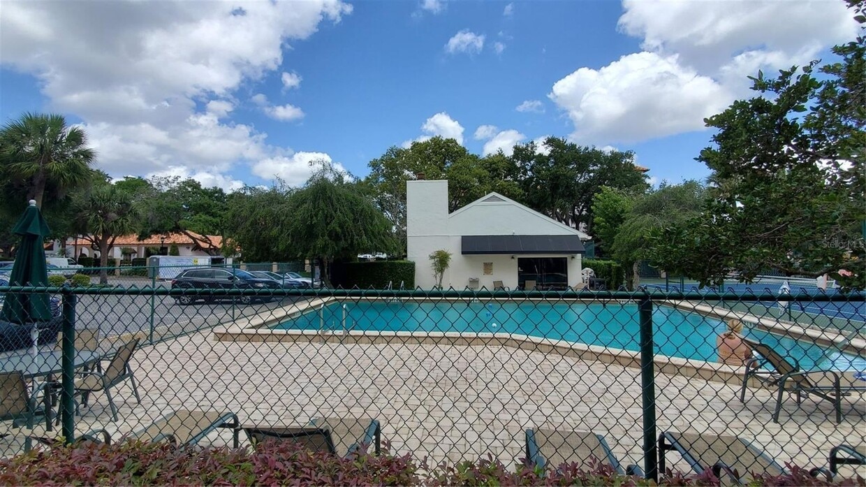 Primary Photo - Gated Community Park West