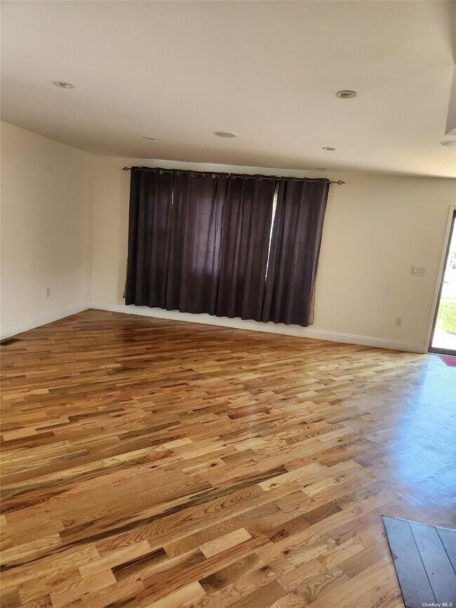 Foto del edificio - 145-98 222nd St
