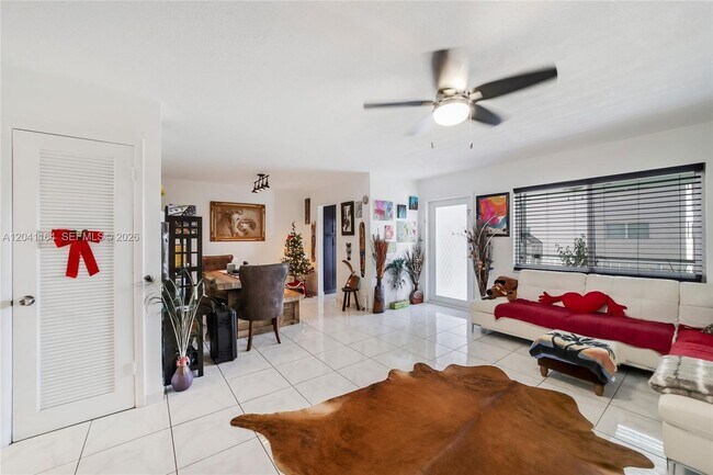 Foto del edificio - 541 Blue Heron Dr