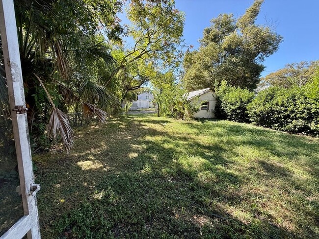 Photo - Affordable 1 Bedroom / 1 Bathroom Located ... House