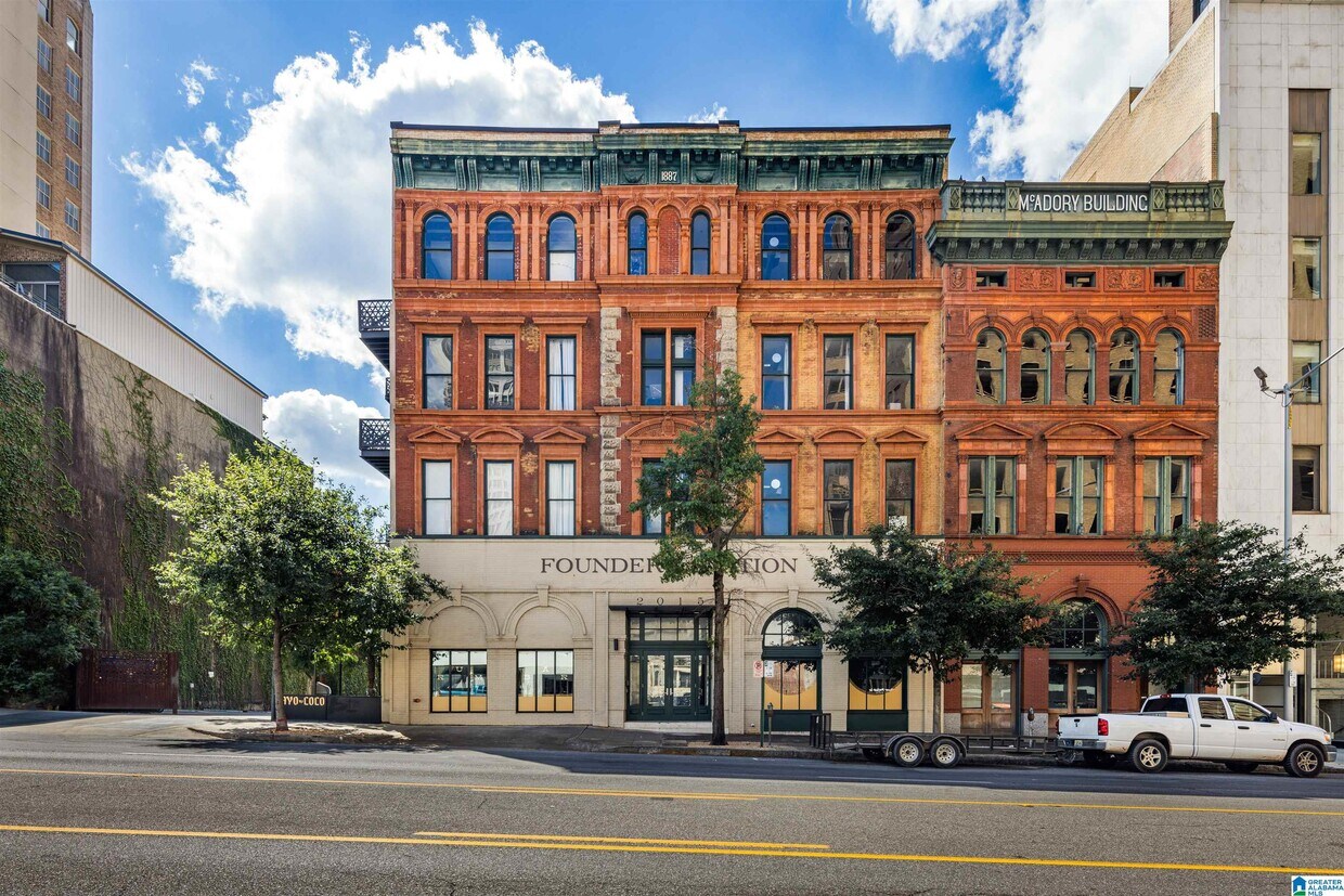 Foto principal - 2015 1st Ave N