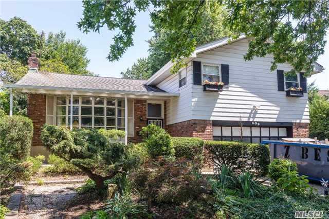 Primary Photo - 609 Meryl Dr