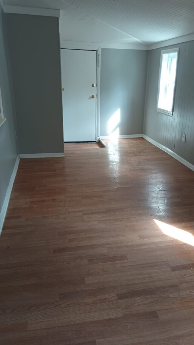 Building Photo - 2207 Chelsea Terrace