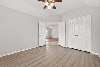 Building Photo - 3135 Silver Cedar Trail