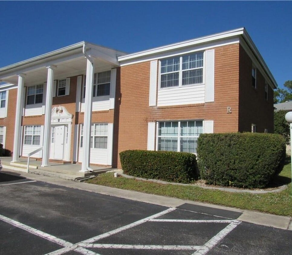 Primary Photo - 2 bed/2 bath condo, 55+ community