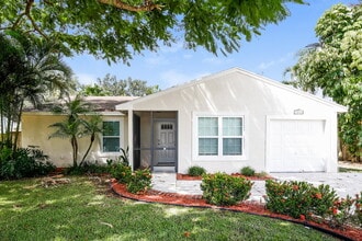 Building Photo - 10683 Aquarius Ln
