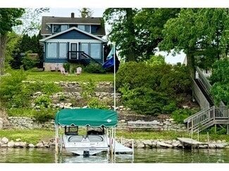 Building Photo - 1733 Gull Ln