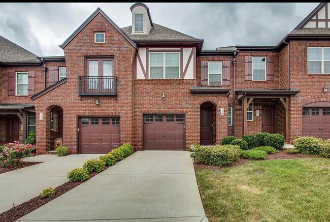 Foto del edificio - 530 Millwood Ln