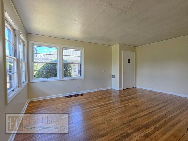 Foto del edificio - 5725 N Montana Ave