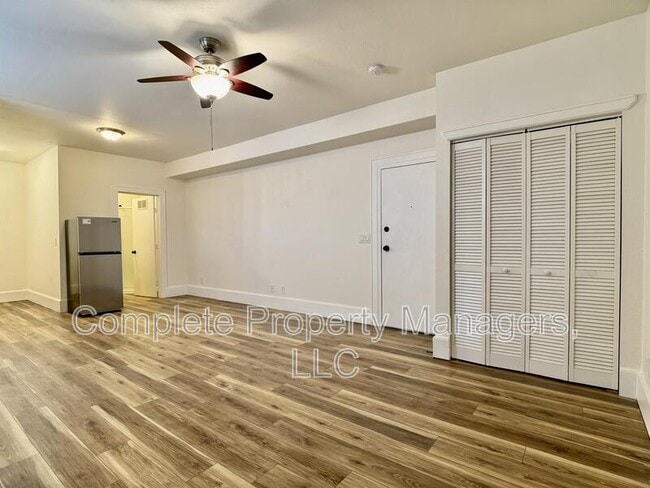 Building Photo - 517 E 4th St