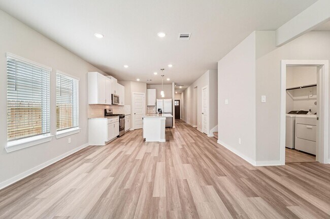 Foto del edificio - 22419 Aster Wy Ln