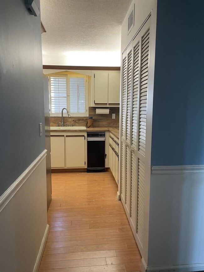 Foto del edificio - 12568 Shoreline Dr