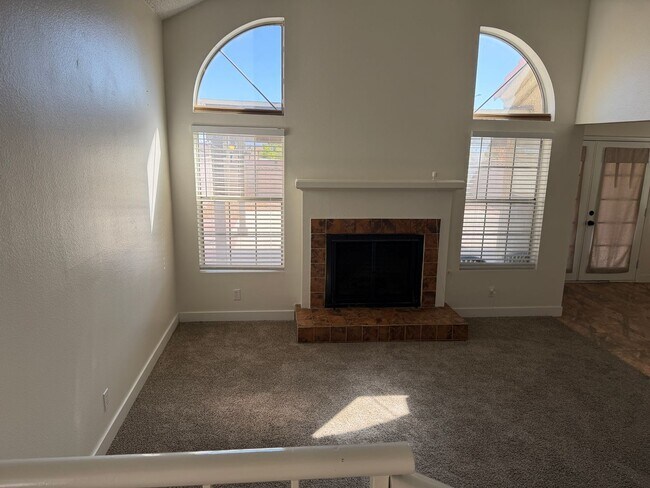 Foto del edificio - 317 Warmside Dr
