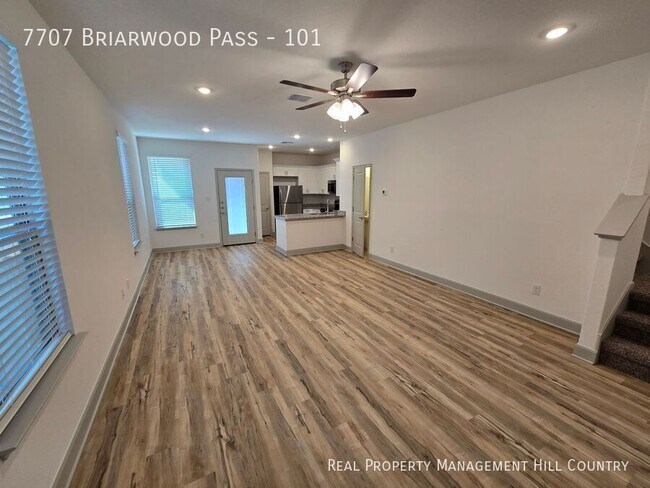 Foto del edificio - 7707 Briarwood Pass