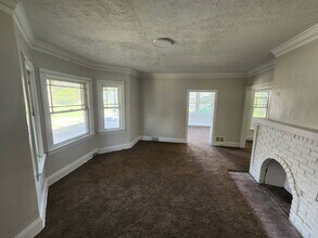 Building Photo - 974 Eddy Rd