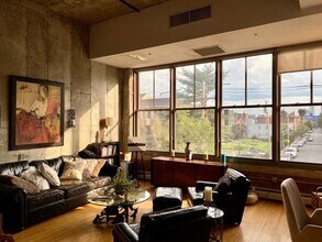 Building Photo - 156 Porter St