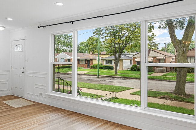 Foto del edificio - 4543 S Leclaire Ave