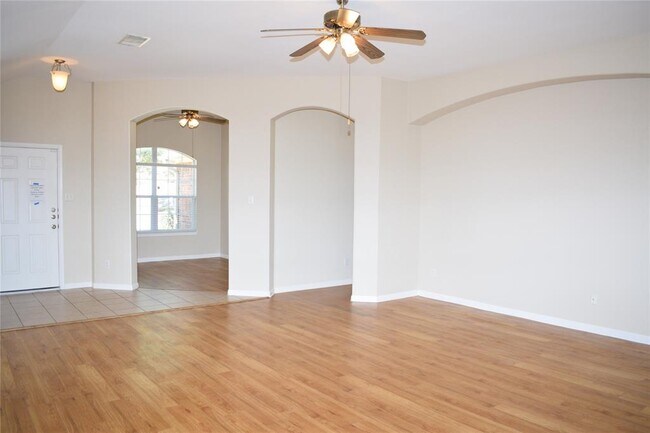 Building Photo - 3803 Vonnegut Ct