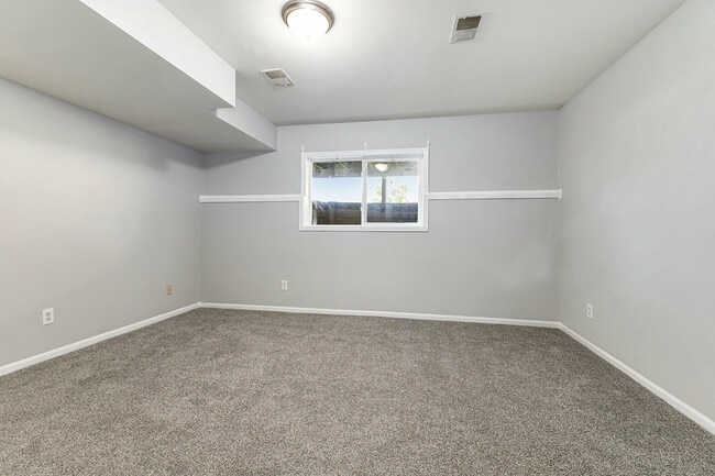 Building Photo - 902 Cedar Run Ct NW