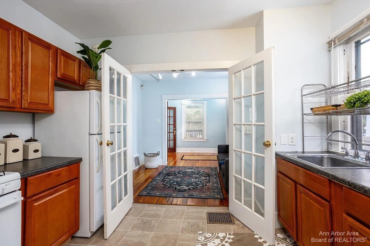 Foto principal - 1710 S State St