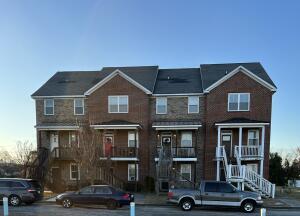 Primary Photo - 921 Enclave Ln