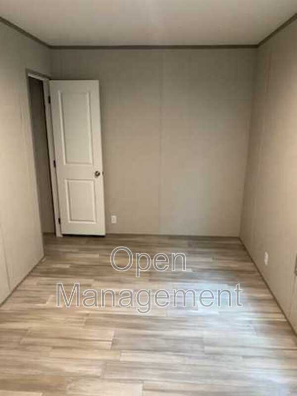 Foto del edificio - 4511 Dirt Rd