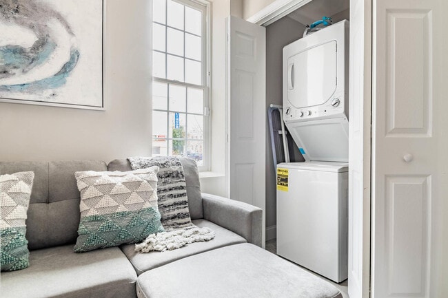 Building Photo - 701 E Street Southeast-ID1011194P