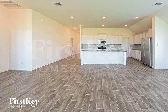 Foto del edificio - 14907 Lake Shore Ave