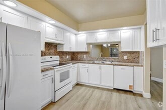 Building Photo - 12651 SW 16th Ct