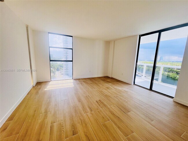 Foto del edificio - 20505 E Country Club Dr