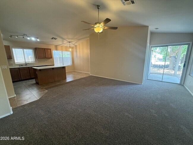 Foto del edificio - 3236 E Kerry Ln