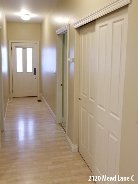 Entry/Hall - 2120 Mead Ln
