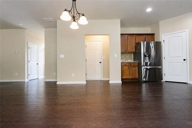 Building Photo - 5817 Park Point