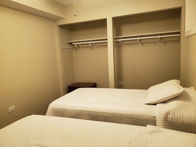 Foto del edificio - 3540 N Claremont Ave