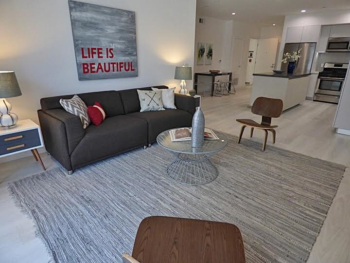 Foto principal - 1526 Armacost Ave