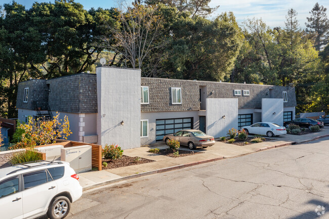 Building Photo - Apartment in San Carlos Creek-Side Views A...