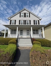 Building Photo - 1444 Thackery St