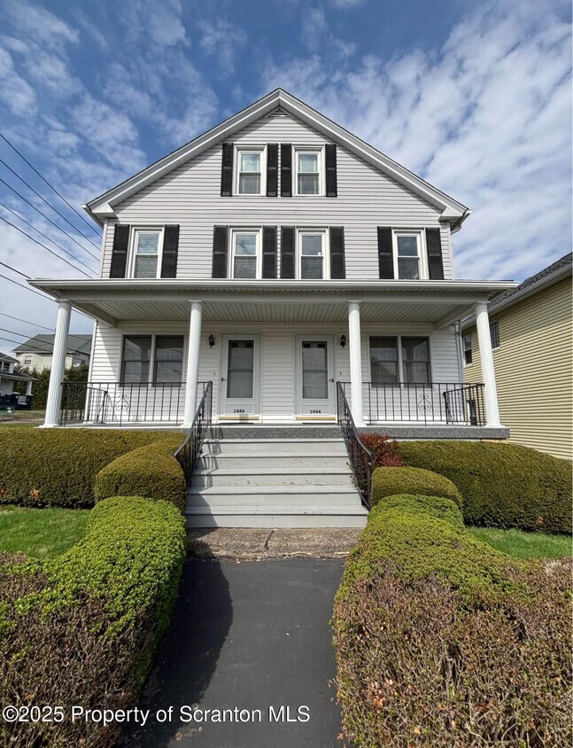 Primary Photo - 1444 Thackery St