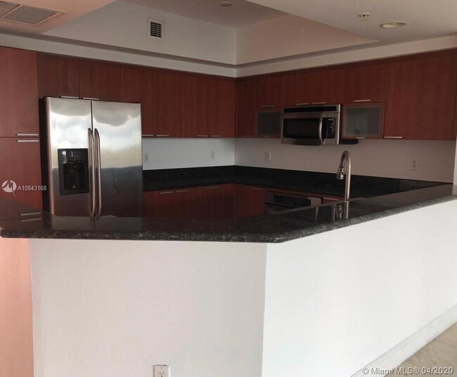 Building Photo - ONE FIFTY ONE AT BISCAYNE CONDO