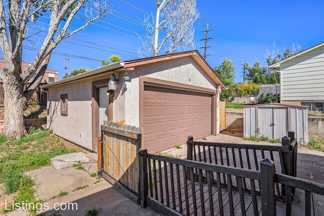 Foto del edificio - 5 br, 2 bath House - 414 Maplewood Dr