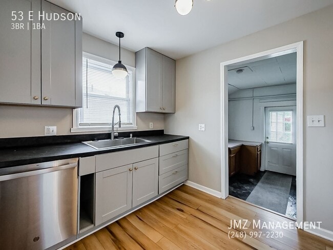 Building Photo - 53 E Hudson Ave