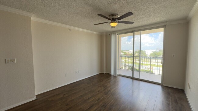 Building Photo - 6th-Floor 2BR/2BA Condo with Pool & Gym at Flagler Pointe