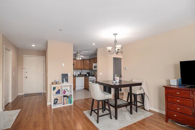 Foto del edificio - 57 E Hattendorf Ave