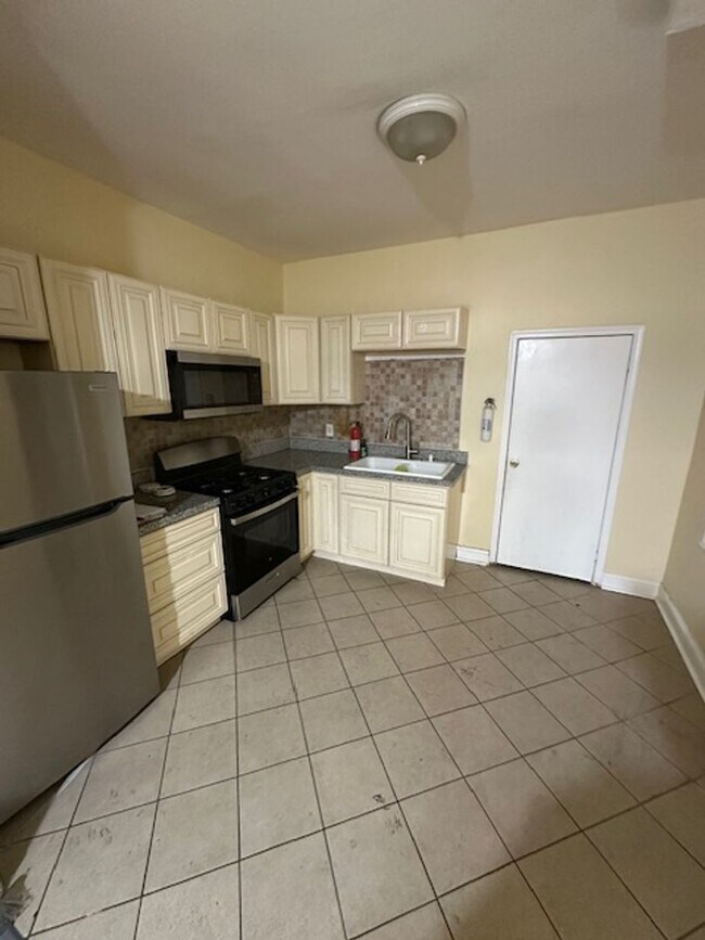 Foto del edificio - 3 Bedroom 1.5 Bathroom Home