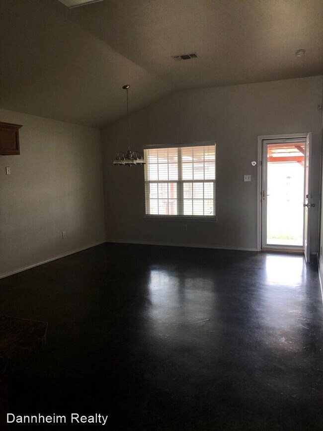 Building Photo - 3 br, 2 bath House - 1717 100th St.